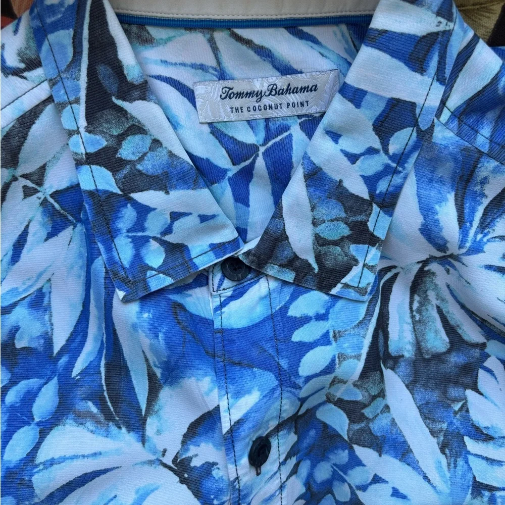 Tommy Bahama Blue and White Leaf Print Shirt - Picture 10 of 10